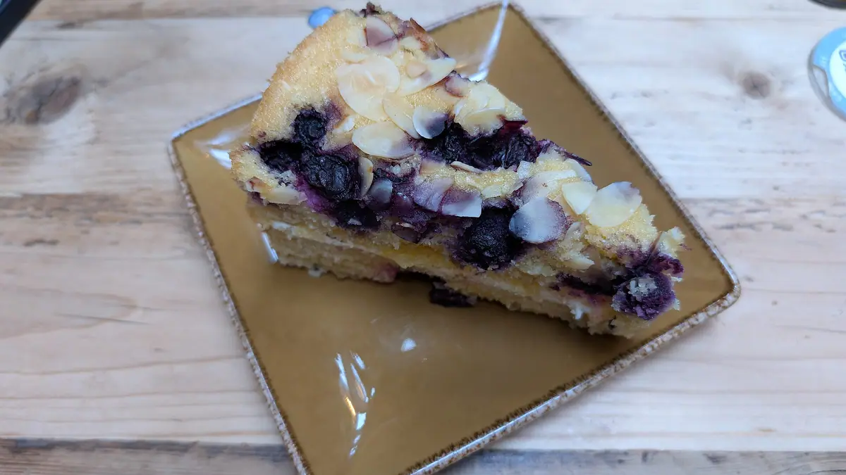 Michelle Lamb Cakes – cake shop in Darvel town centre